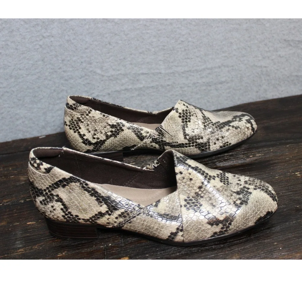 Clarks Faux Snake Print Low Heel Pumps Loafers Ultimate Comfort Women's Size‎ 6M